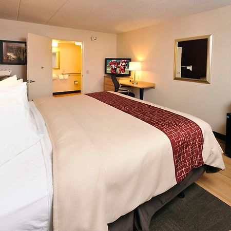 Red Roof Inn Ютіка Екстер'єр фото