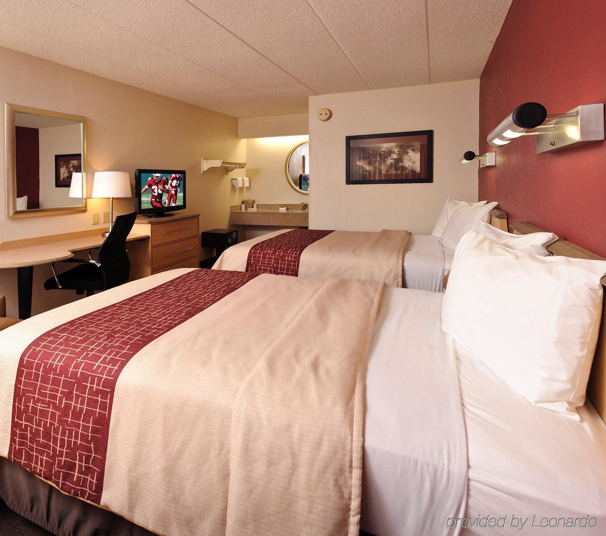 Red Roof Inn Ютіка Номер фото